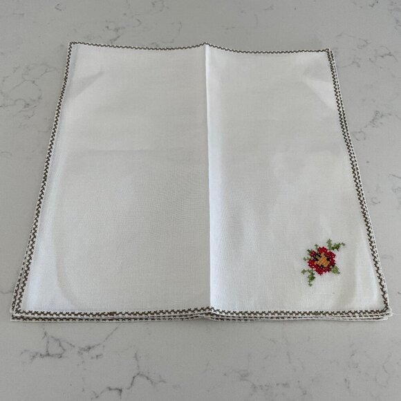 Hand Crafted Set of Six 10" Napkins Cross Stitch Floral Print Cream Green Sz OS - Picture 1 of 7